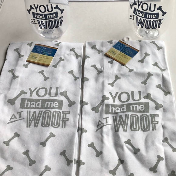 NWT Set of 2 Plastic Tumblers and 2 Kitchen Towels - Picture 11 of 11